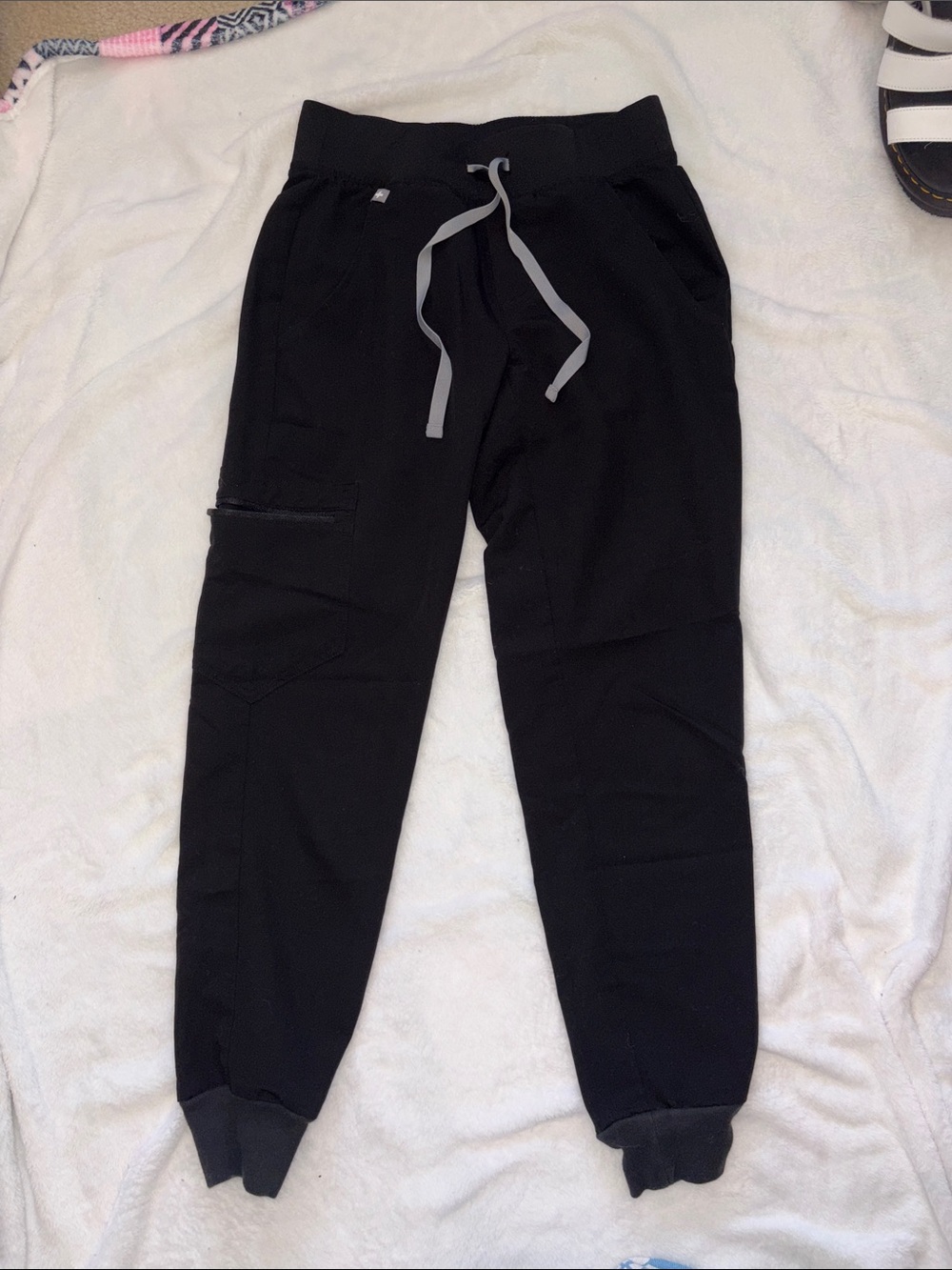 Women’s black figs joggers